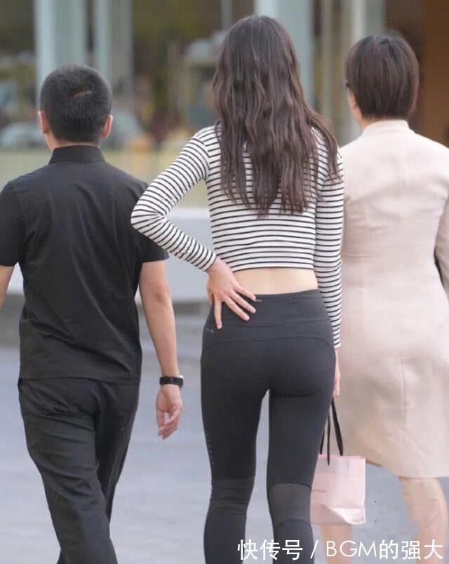 打底裤 甜美美女打底裤精致迷人，很经典的款式，让人神往！