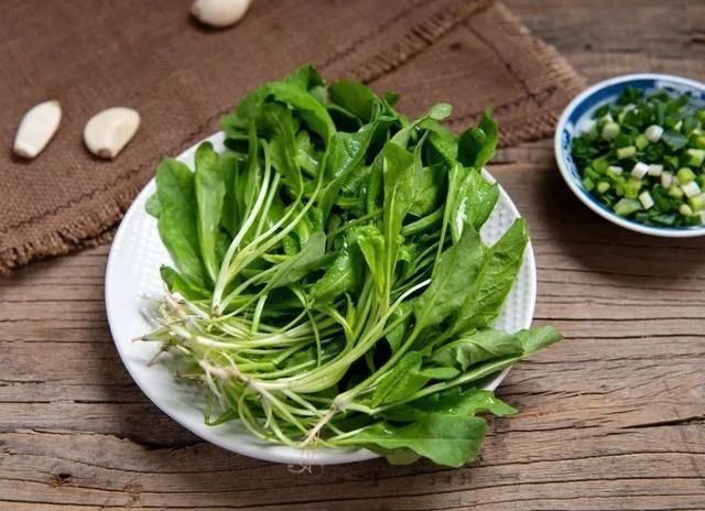 荠菜|这5种常见蔬菜,营养少且不利于健康,建议尽量少吃
