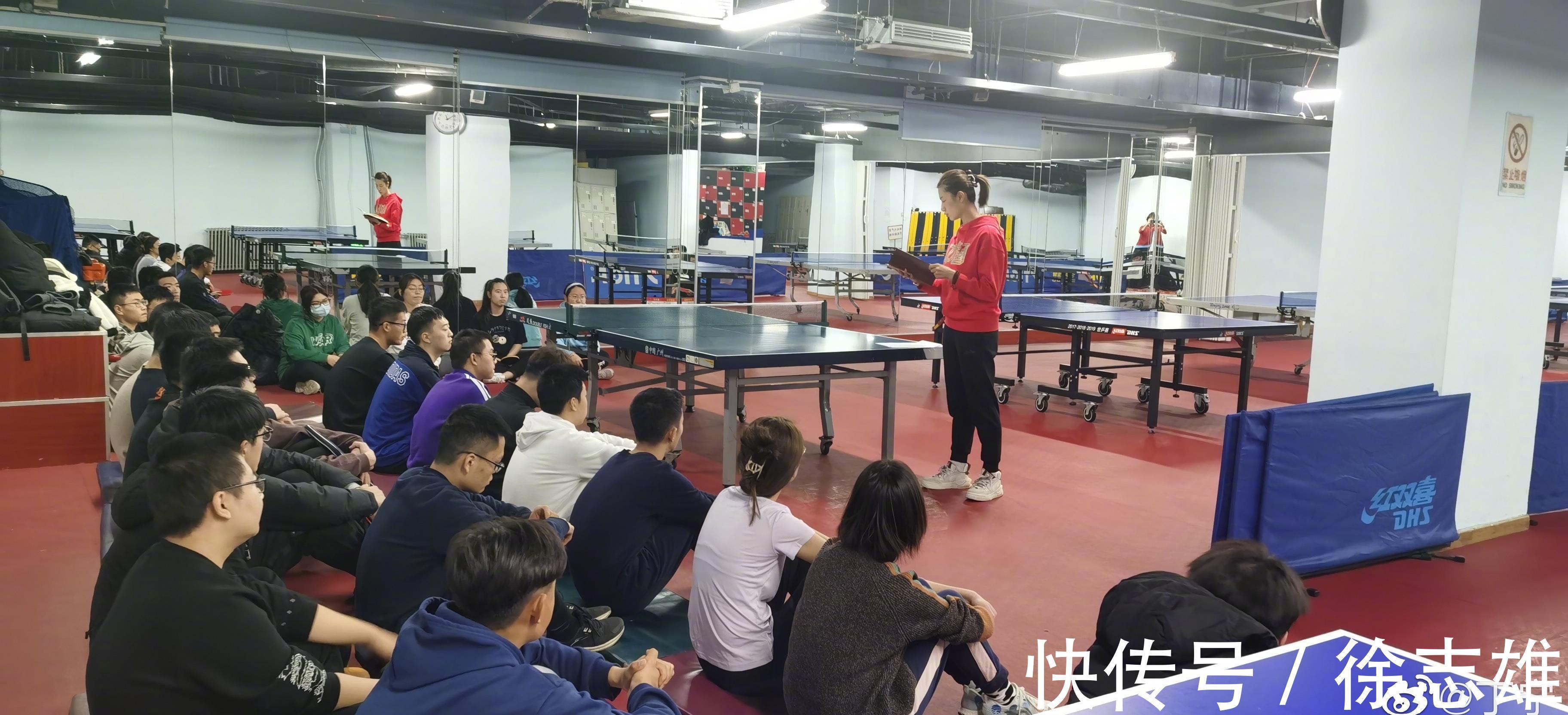 乒乓球|丁宁读研第二学期当老师!独立开班教课,被学生追星差点上课迟到