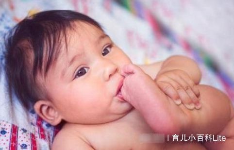 爸妈|一来到世上就向爸妈报恩的宝宝,有2大特征,你家宝宝有吗?