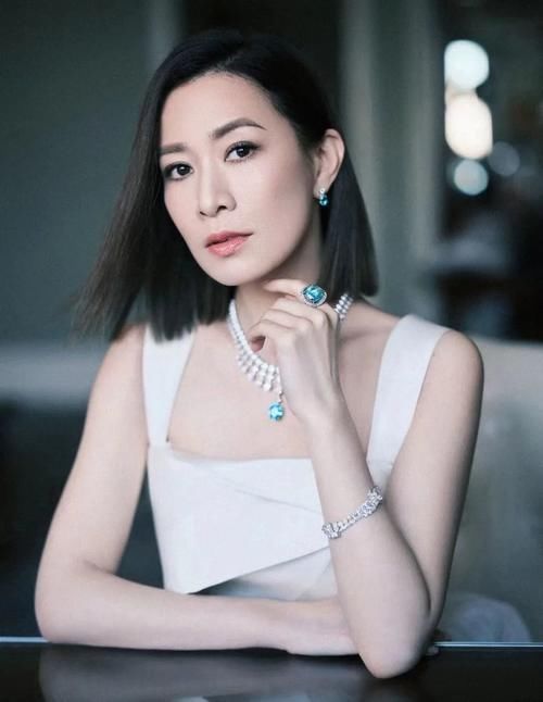 Tiffany 家最大的钻石，好闪！