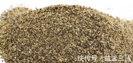 黑胡椒粉跟白胡椒粉有何区别?商家:区别挺大的,别再乱用了