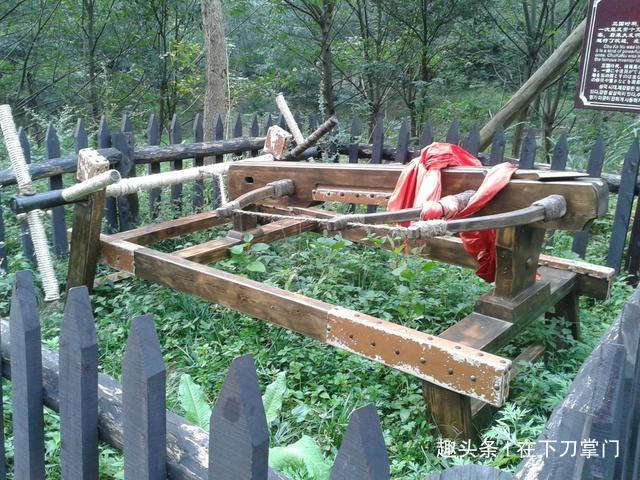 连弩|杀伤力堪比机枪，三国时期的诸葛连弩，为什么又被称为损益连弩