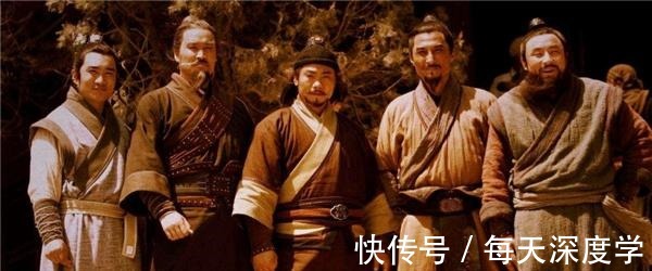 秦明@关胜十回合杀得索超斧怯，可否以此证明他武力高于林冲！
