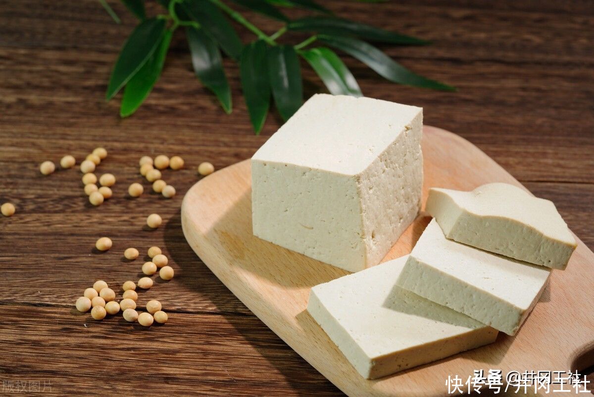 春天必吃的美食，三种香椿家常菜做法，鲜嫩可口，清爽又刮油