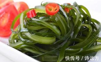 骨头|常喝牛奶查出骨质疏松?医生提醒:想要骨头好,2种食物劝你少吃