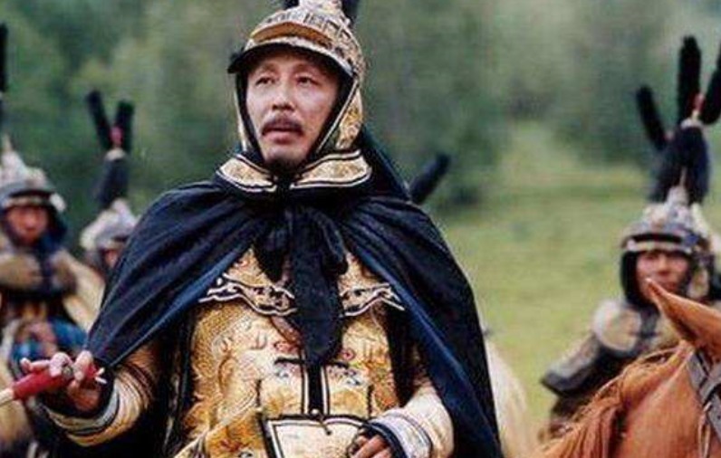 大笑|康熙一生最大的敌人,三次亲征为了他,此人去世康熙直接跪下大笑