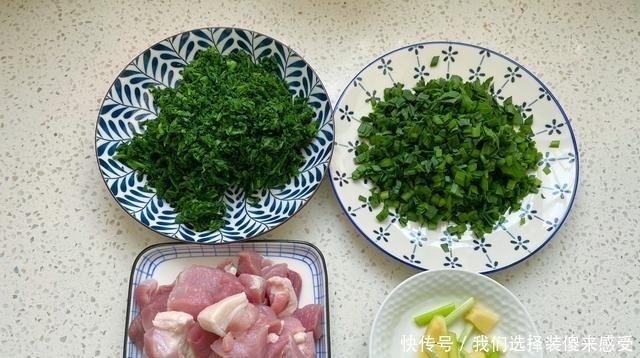 三月,这野菜鲜美可口,做成锅贴鲜嫩多汁又美味,吃货不要错过