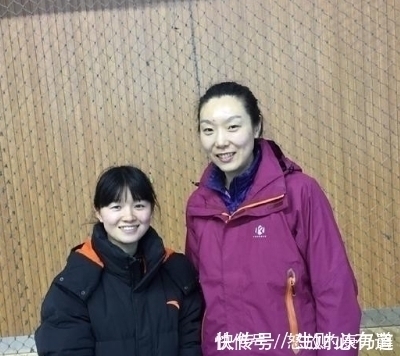 体育老师|女排名将楚金玲,退役后在重点大学当老师,如今胎记不见变美女