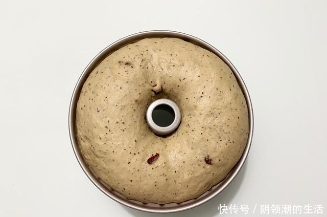 一次发酵、低糖油、无蛋奶的快手面包,减肥也可放心吃,快收藏!