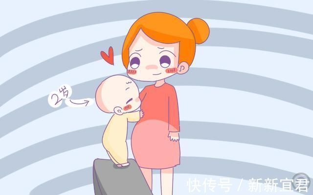 大宝|怀了二胎的媳妇想吃草莓,宝爸亲自喂着吃,旁边的大女儿眼神亮了