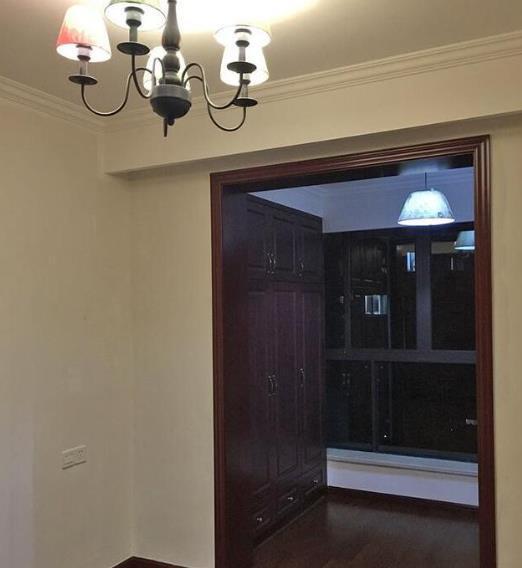 婚房|晒晒婆婆准备的婚房,全屋橱柜的颜色太压抑,其他都挺满意的