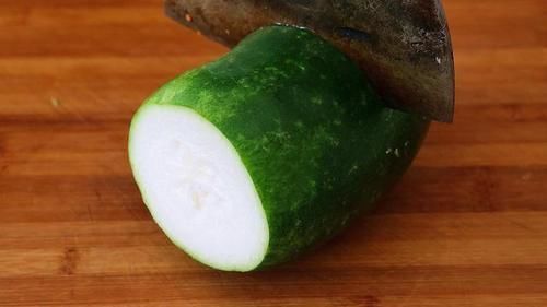 冬瓜吃了30年,这样做头一次见,鲜香美味,比炖排骨还好吃