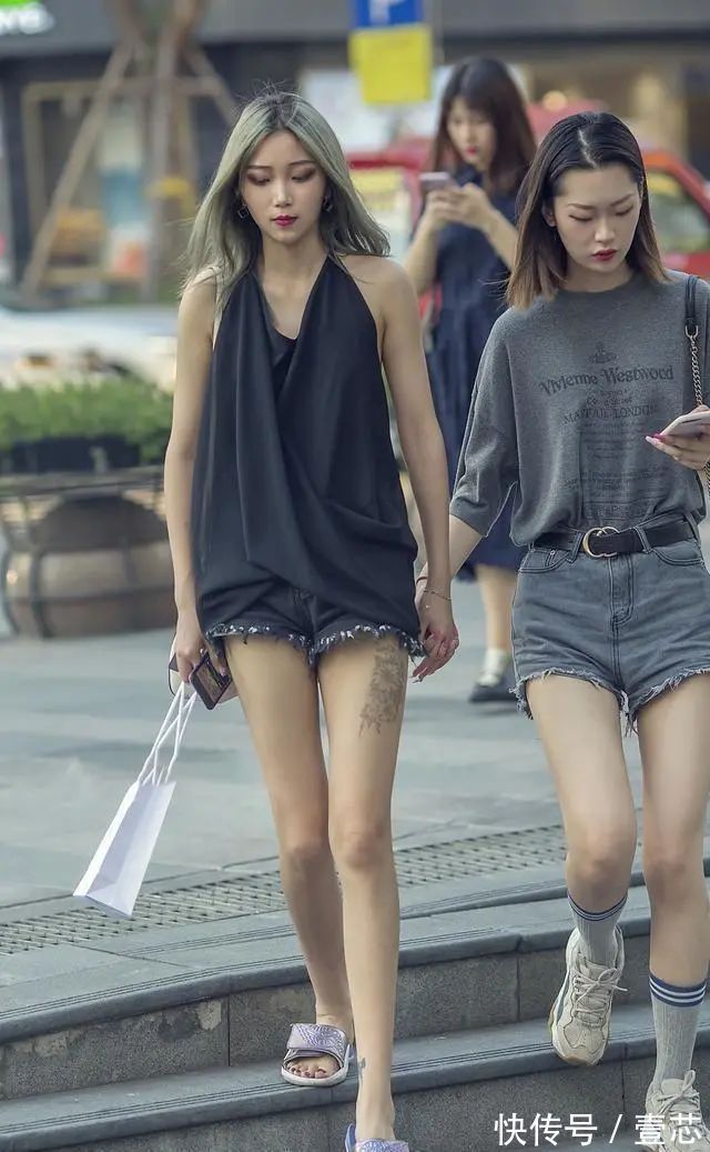 灾难性|魅力动人的瑜伽裤装扮很有时尚感,舒适透气修饰腿型,时尚前卫