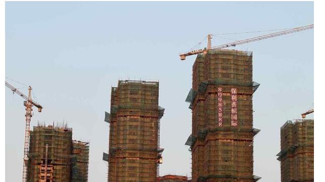 群体|一边是住房大量空置,一边是租房群体2.3亿,专家建议房价下降27%