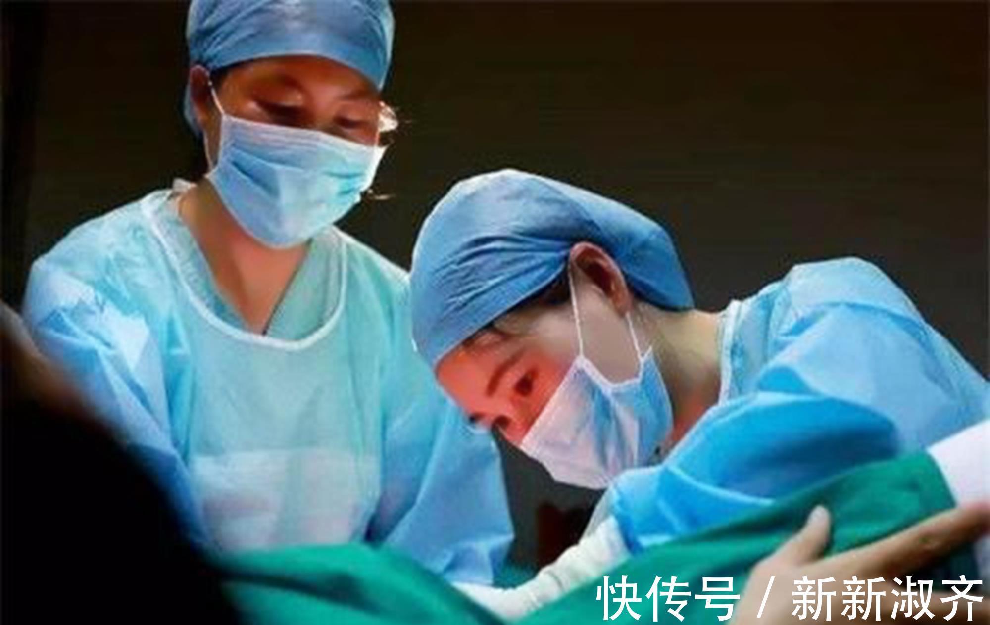 宝宝|顺产时,宝宝和便便说不准谁先出来?莫尴尬!这是正常表现