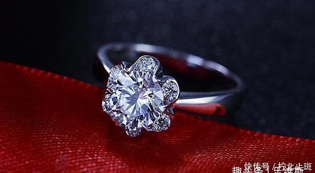 原则|婚戒能选玫瑰金戒指吗?婚戒款式怎么选?三点原则要记牢