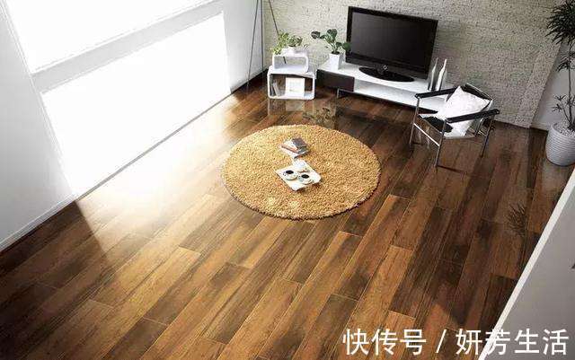 木纹砖|家里不要傻傻铺木地板了，有钱人更爱铺这种地板，省钱实用又好看