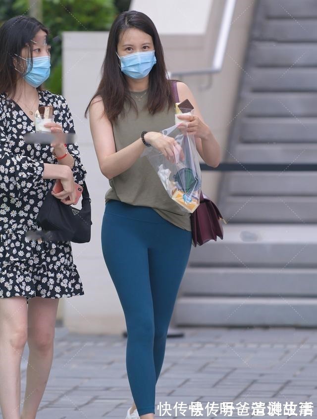 休闲 休闲运动风的撞色穿搭,简约干净,充满艺术感的穿搭配色!