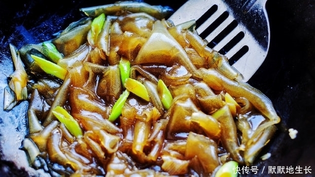 粉皮|鸡蛋这样炒太好吃了,炒一盘根本不够抢,汤汁都不放过!