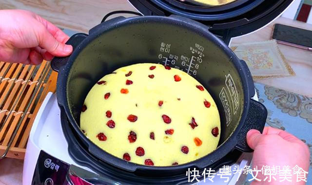 没烤箱,没打蛋器,没秤,详细解说电饭锅蒸蛋糕做法,比烤的还好