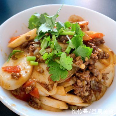 家常炒年糕你这么做，好吃到停不下来