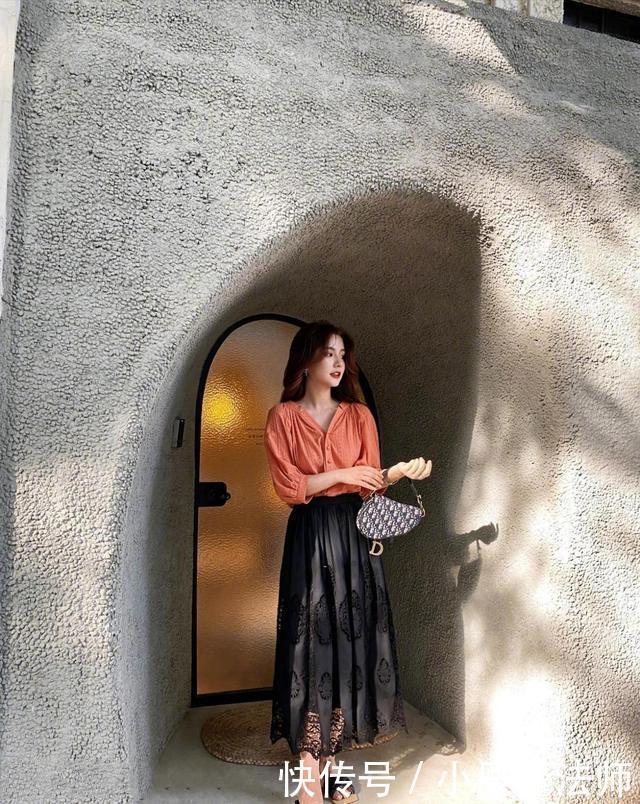 微胖妹子如何穿出时髦感?纯白色收腰连衣裙,清纯极了