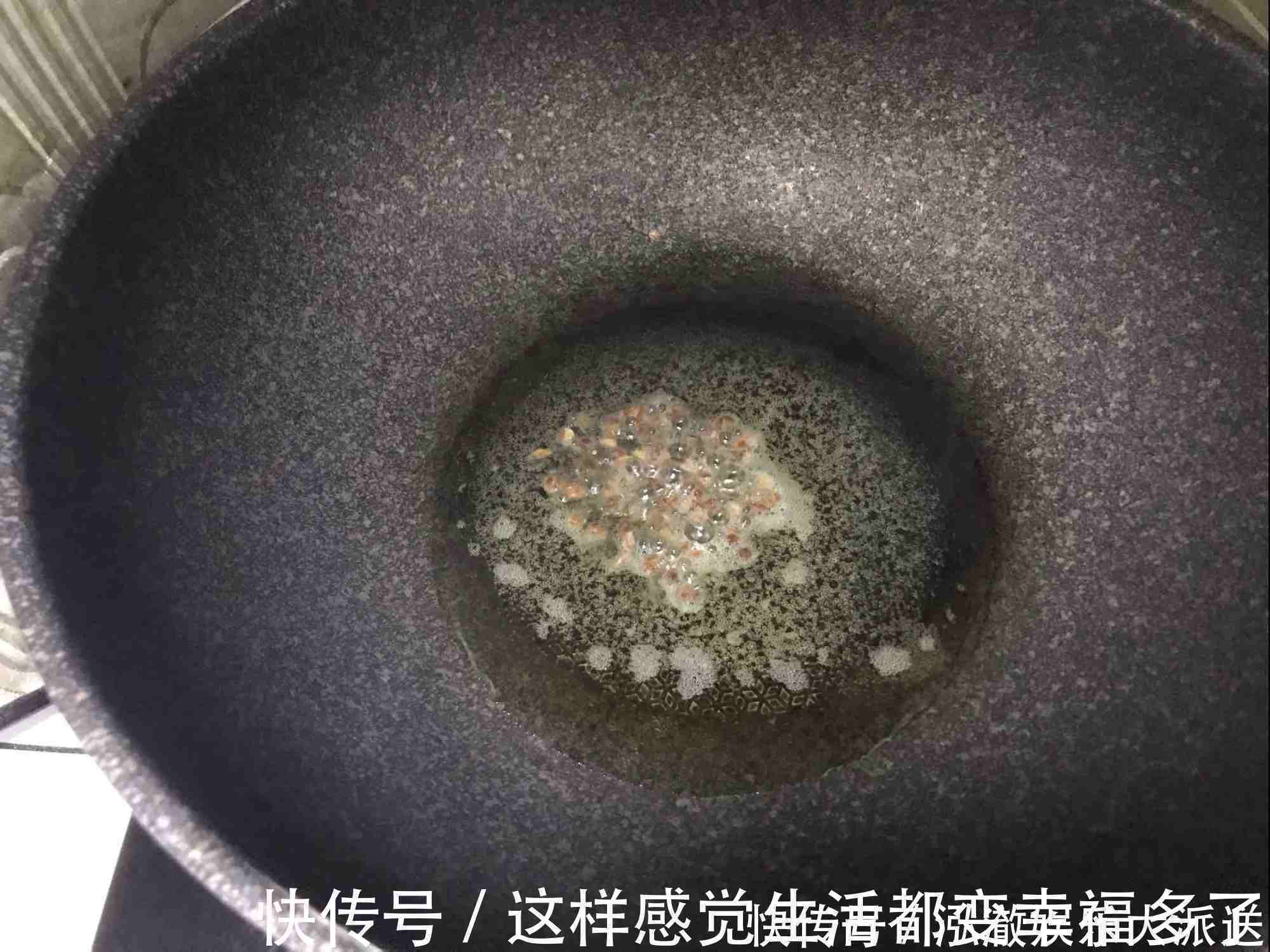 大厨教你炒土豆丝,学会这1个小技巧,做的比饭店的还香!