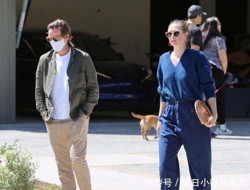 这项运动|网球美少女莎拉波娃,与大8岁贵族未婚夫现身,照片里身材臃肿