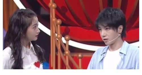 華晨宇包場支持關曉彤新電影