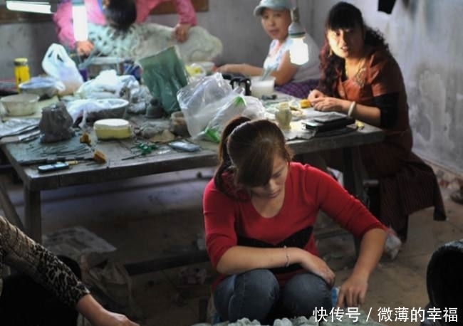 中国玉器第一村，玉比石头多，但是却一日不如一日