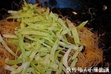 烧菜|这道菜我每星期都会做一两次,儿子爱吃又可以当饭吃省得烧菜了!