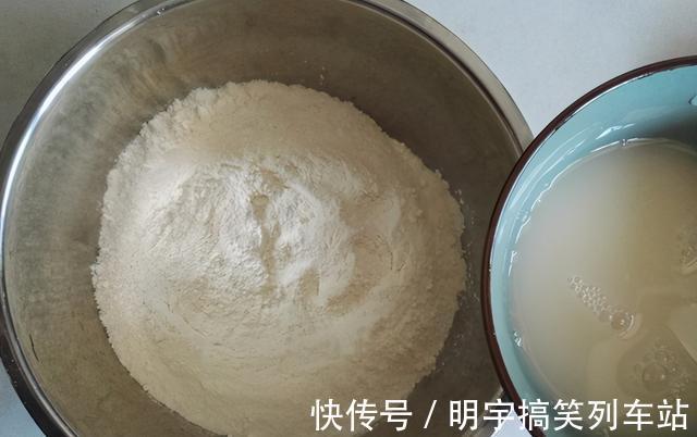酵母|发面时，别只加酵母跟白糖！再加这一样，8分钟发满盆，香软蓬松