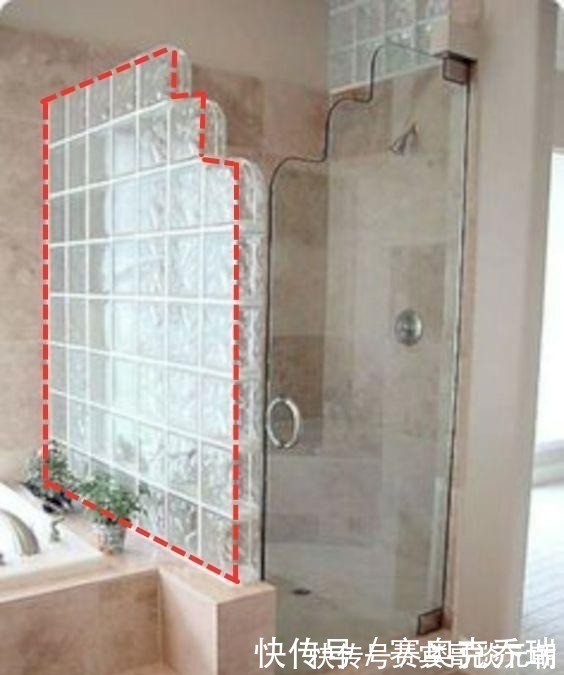 玻璃|砌玻璃砖才是我的心头爱,6㎡卫生间明亮清爽,结实耐用是几十年