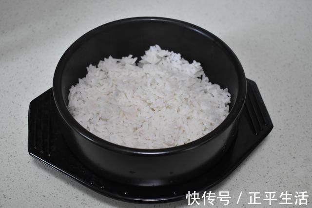叉烧酱|一个人的午餐不凑合，一碗有肉有菜还有蛋，简单快捷营养又味美
