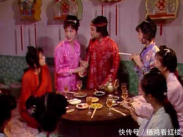 床上|芳官醉酒,袭人为何将她放在宝玉床上?是不知避嫌还是有意陷害?