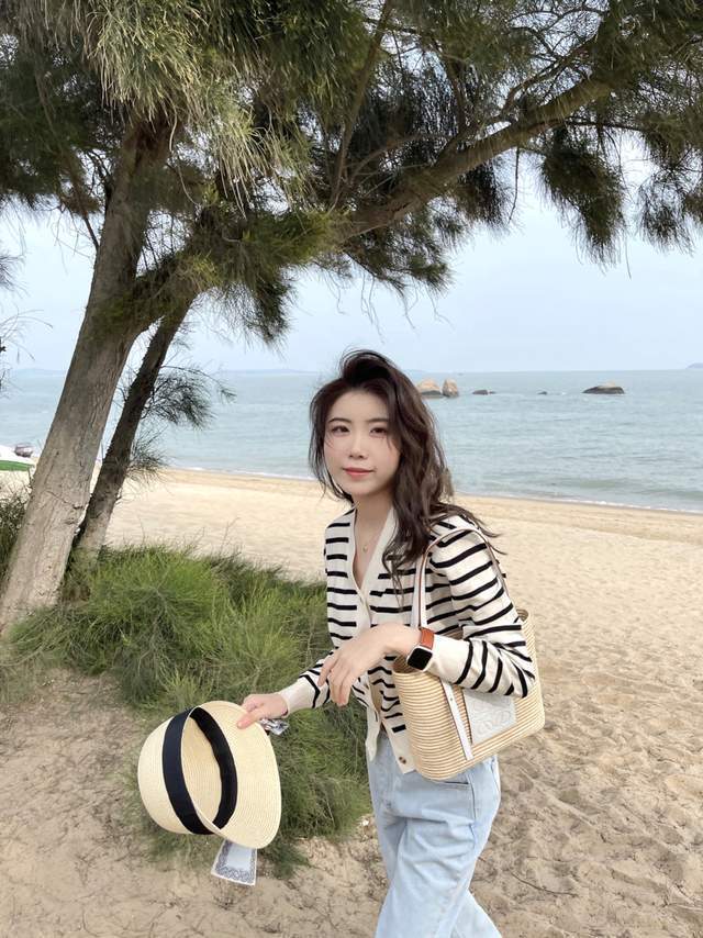 阔腿裤|入秋后不要瞎打扮,今年流行“条纹针织开衫+直筒裤”,显瘦洋气