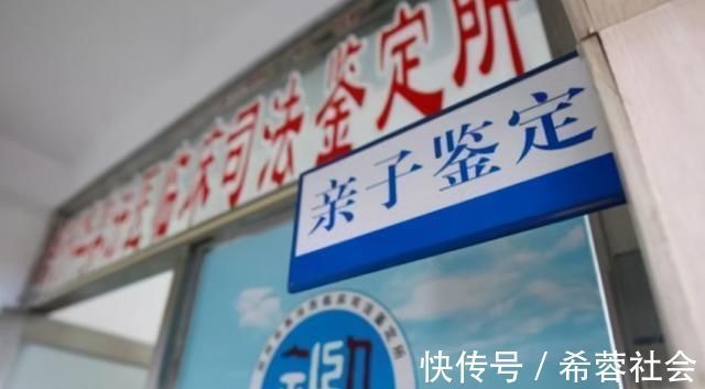 生产|双胞胎姐妹同时怀孕、生产,连娃都长得一样,姐姐无奈说出实情