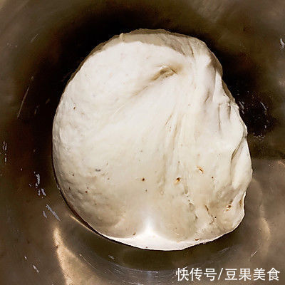 分享给你们我家祖传的口袋饼的做法，一般人我不告诉他