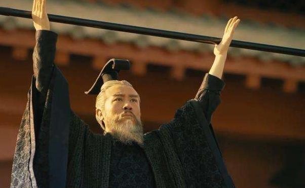 崩盘|此三国小人物，曾差点让曹操崩盘，死后6年却又成刘备救命恩公