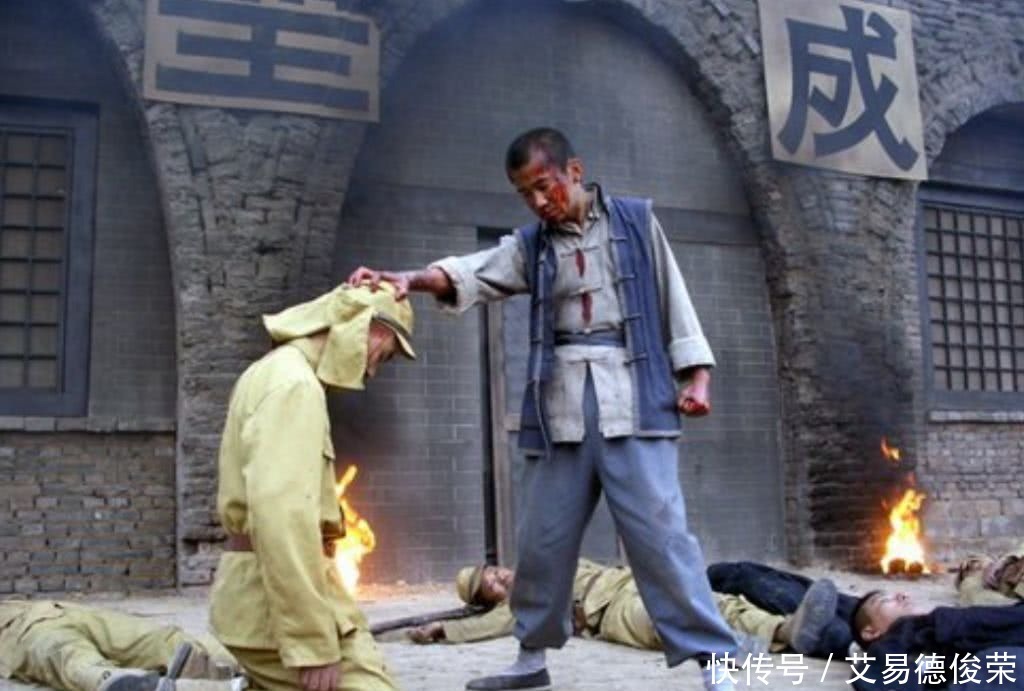 津门飞鹰 同样都是抗日神剧,观众们为什么不讨厌如同“开挂”的燕双鹰?