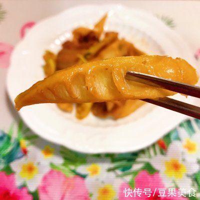 你五花肉油焖春笋的正宗做法，简单几步，越吃越上瘾