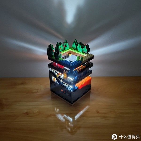 有意思的小颗粒积木——像素屋“矿洞世界”夜灯笔筒试玩