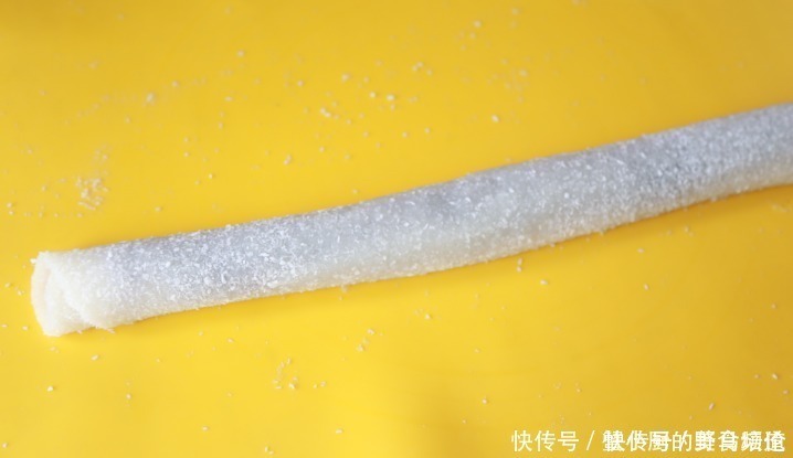  5块钱就能做的小点心，软糯香甜，一口一个越吃越香，比买的强