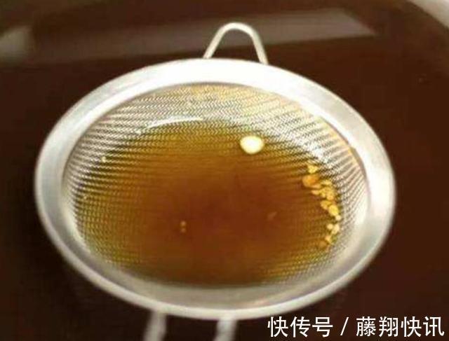 炸制|炸东西剩下的油怎么处理大厨教你一招，剩油瞬间变香油