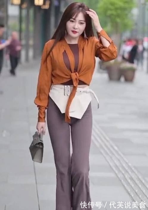 美女 美女来袭,连体裤搭配薄纱外套,轻松秀出完美好身材