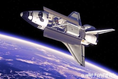 宇宙中没有空气，宇宙飞船是靠什么推动自己飞行的呢？