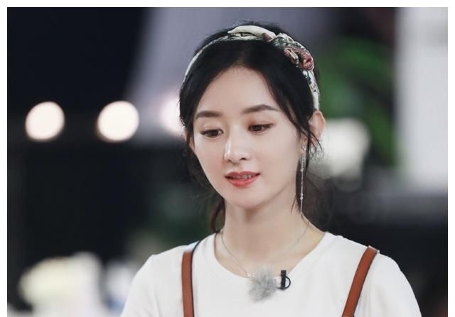 刀刃 《中餐厅》赵丽颖递刀动作再惹争议,刀刃对人太危险,细节很重要