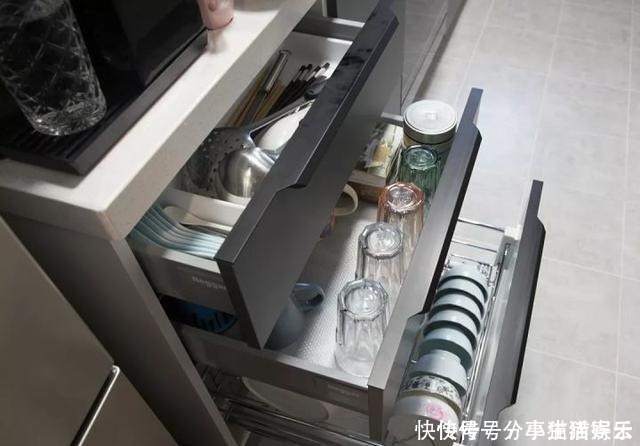 胡桃色|她家仅65㎡，收纳做到极致，每个空间都吸引着我，太美了！