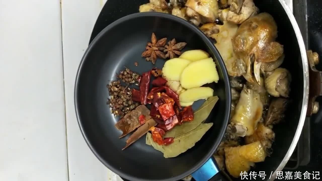 鲜美|鸡肉怎么做好吃青椒炒鸡,滑嫩鲜美香而不腻,做法简单零失败!
